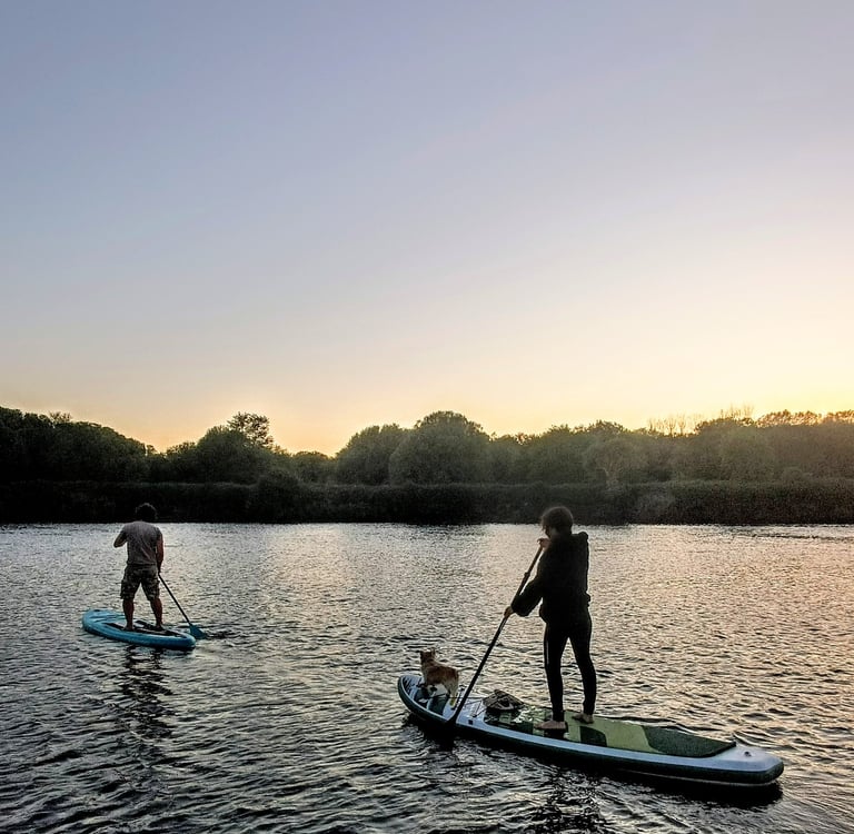 peregrinos haciendo paddle surf por el Río Ulla en el Camino de Santiago
