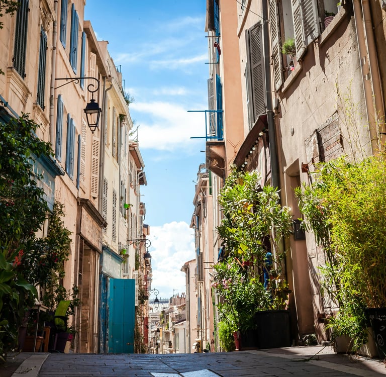 Marseille quartier Panier rue airbnb casamore conciergerie