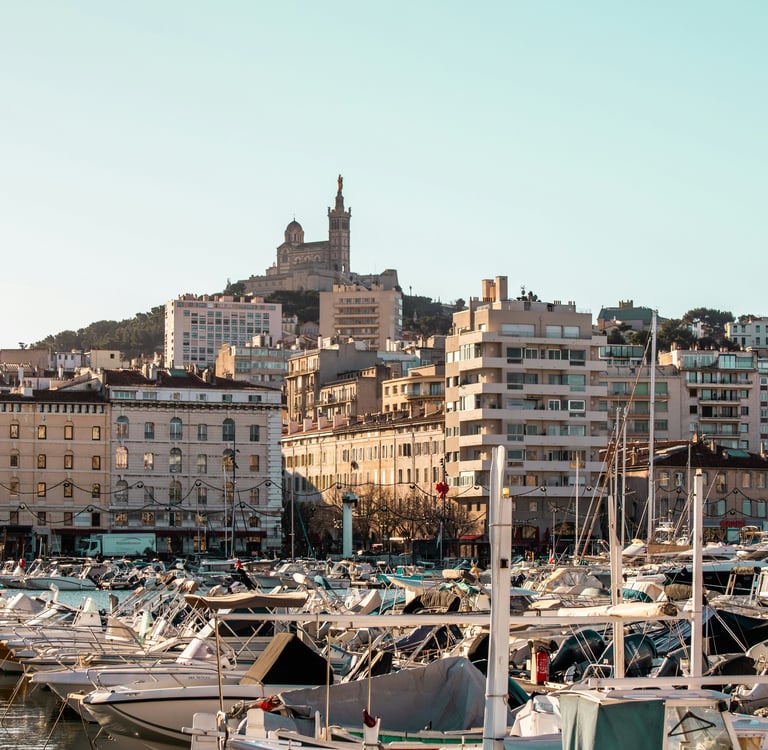Vieux port marseille bateaux notre-dame de la garde