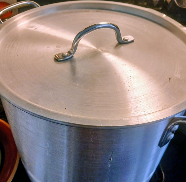 top of a steamer pot