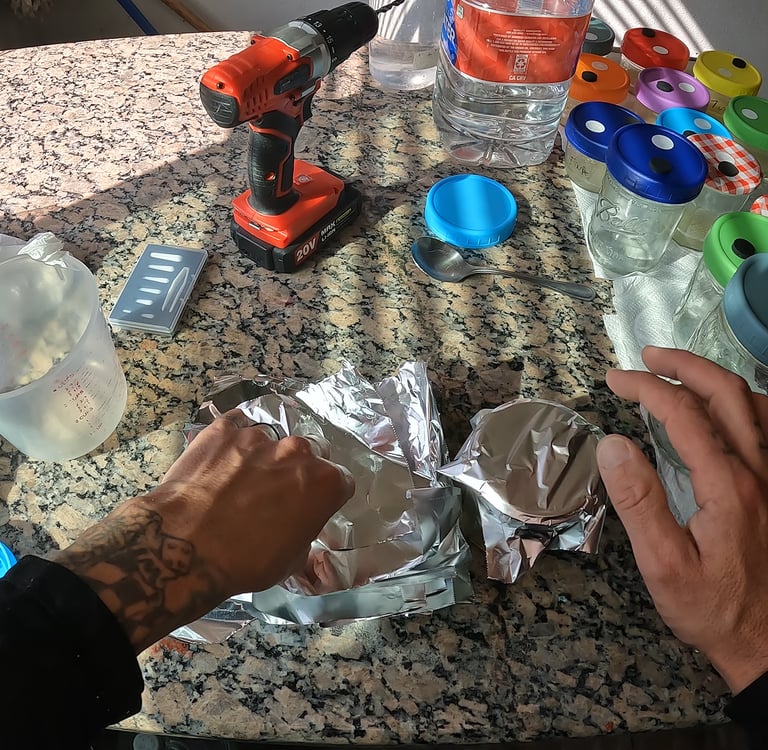 covering no pour agar jars with foil