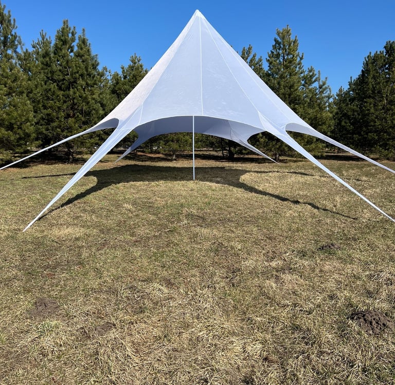 Balta palapinė šešiakampis nuomai Vilniuje 