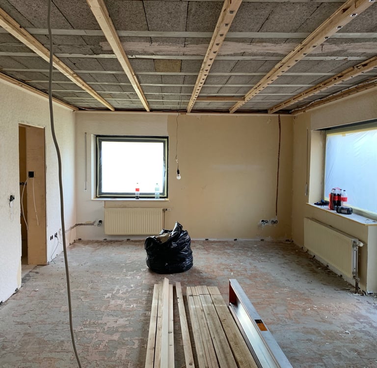 Altbaurenovierung Sanierung Maler Spachteln Glatte Wände Q1-Q4