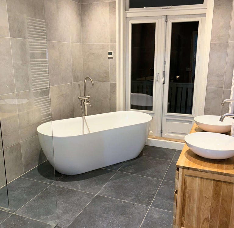 clean bathroom after regular home cleaning service