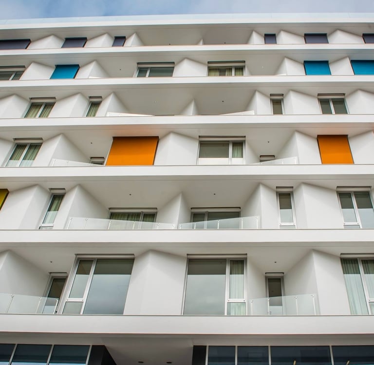 Edificio Arrábida, arco-íris do Lobito