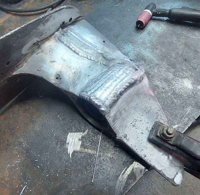 Zavarivanje stopala brodskog motora