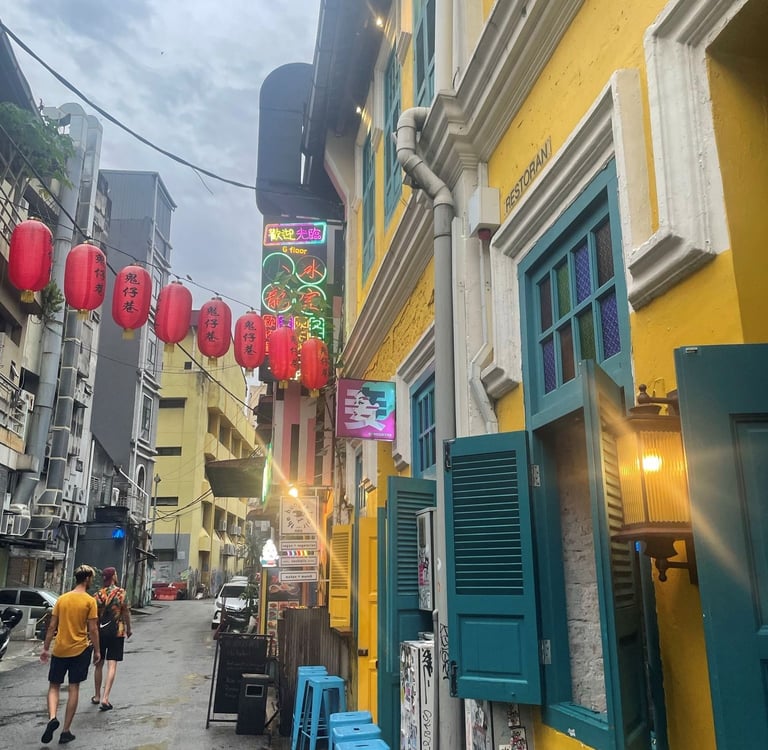 boczne uliczki Chinatown w Kuala Lumpur