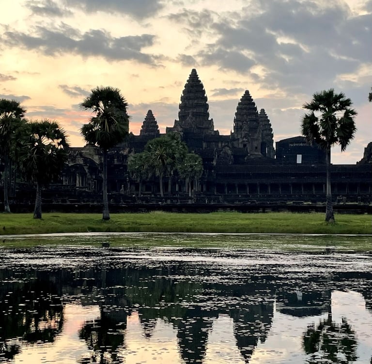 Angkor Wat o zachodzie słońca