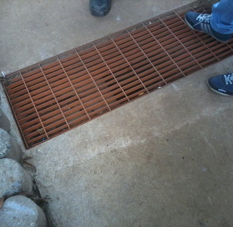 grelhas de saída para agua