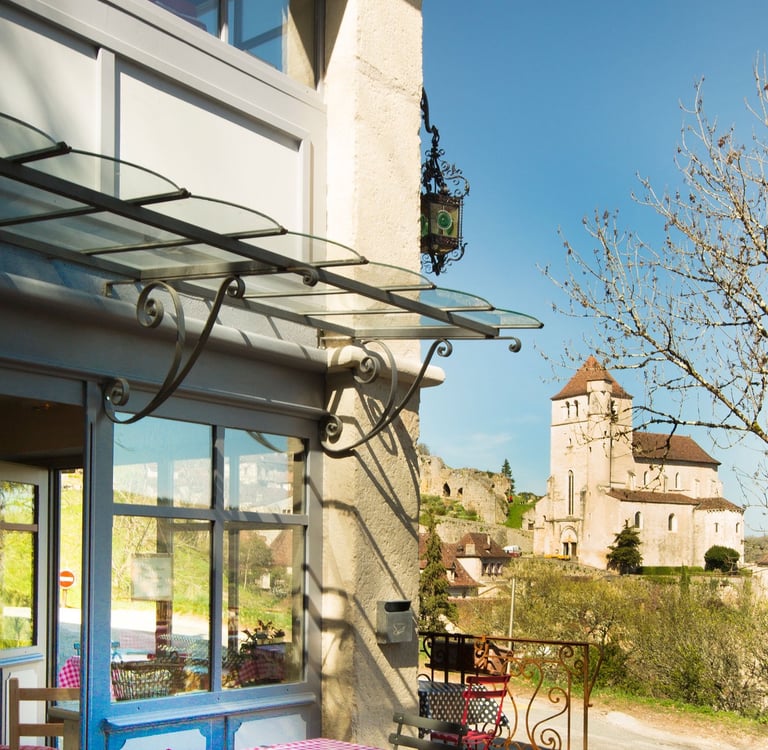 Casse-croûte et salon de thé où déguster lou Pastis Quercynois à Saint-CIrq Lapopie