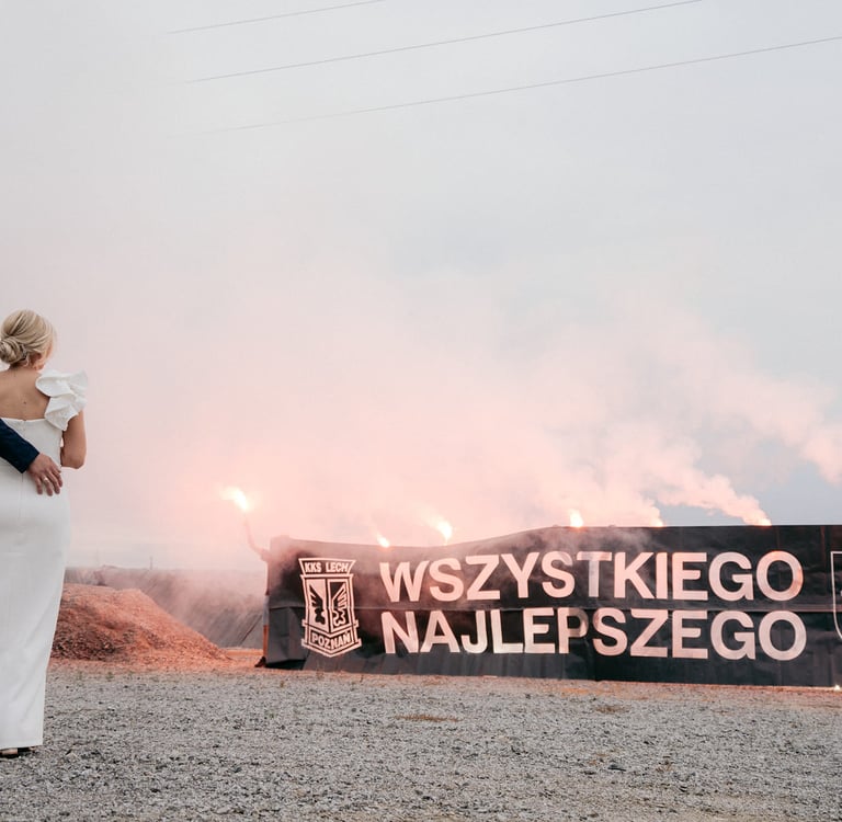 fajerwerki z napisem wszystkiego najlepszego brama weselna dla kibica