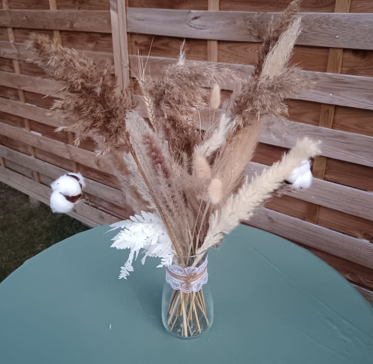 vase de fleurs séchées
