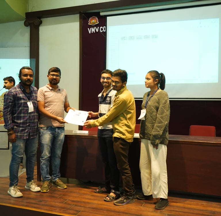 In the final session, around 10 short films created by the participants on the same day were screene