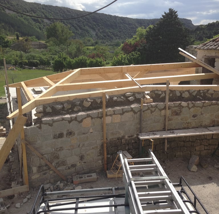 Charpente bois ardeche pool house