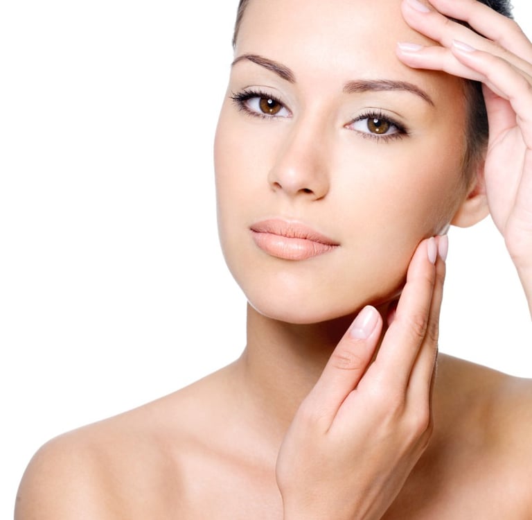 Tratamientos reafirmantes para cuello y escote que mejoran firmeza y textura de la piel