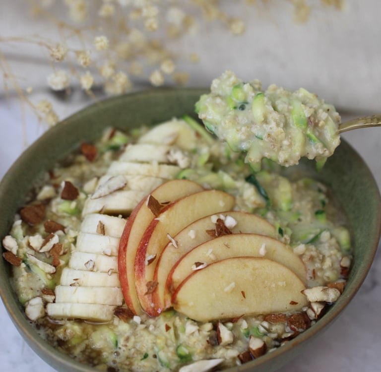 Erfrischender Zucchini Porridge: Eine köstliche und vielseitige Option für einen leckeren Start in d