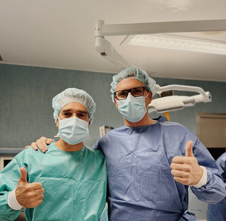 Doctores en el quirófano