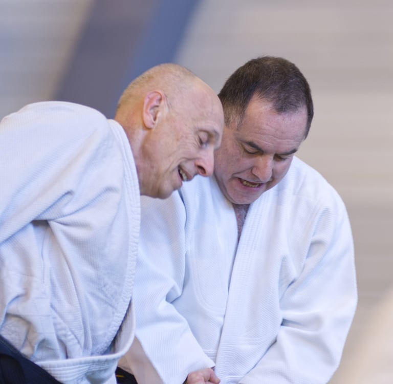 Reportage photographique sur un cours d’aïkido à Châteaudun — moments de concentration et de tr