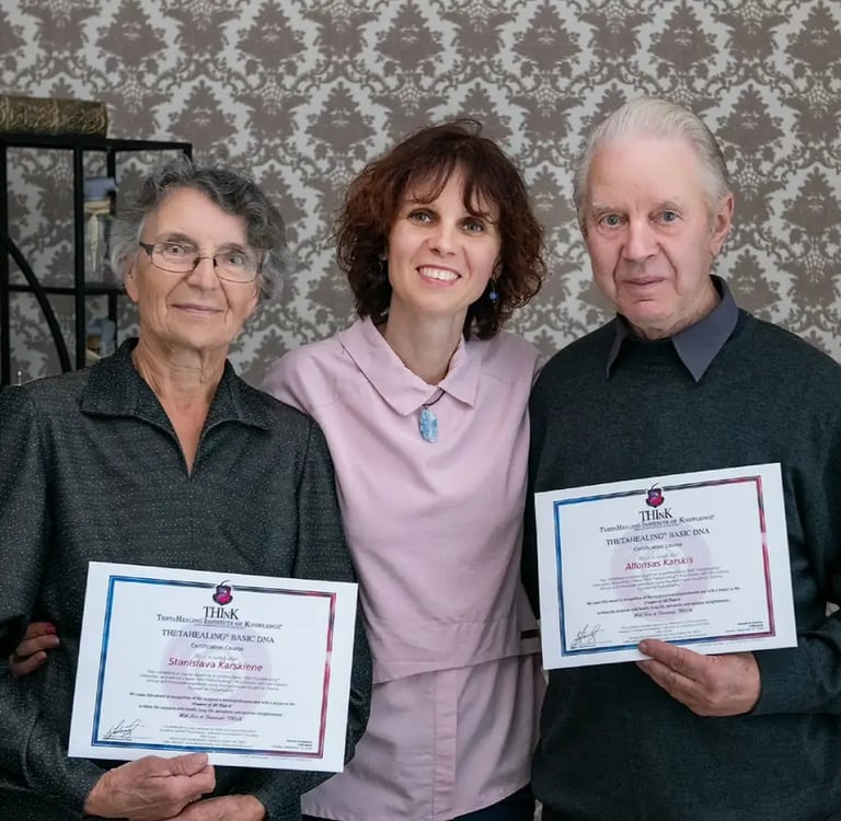 Jurgita Adom su tėvais