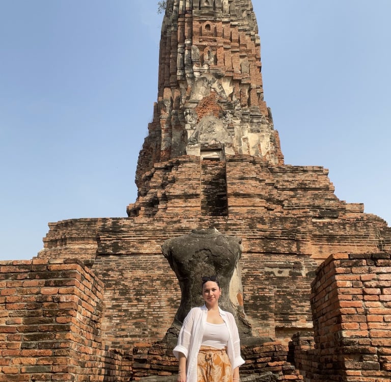 Sarah à Ayutthaya en Thaïlande