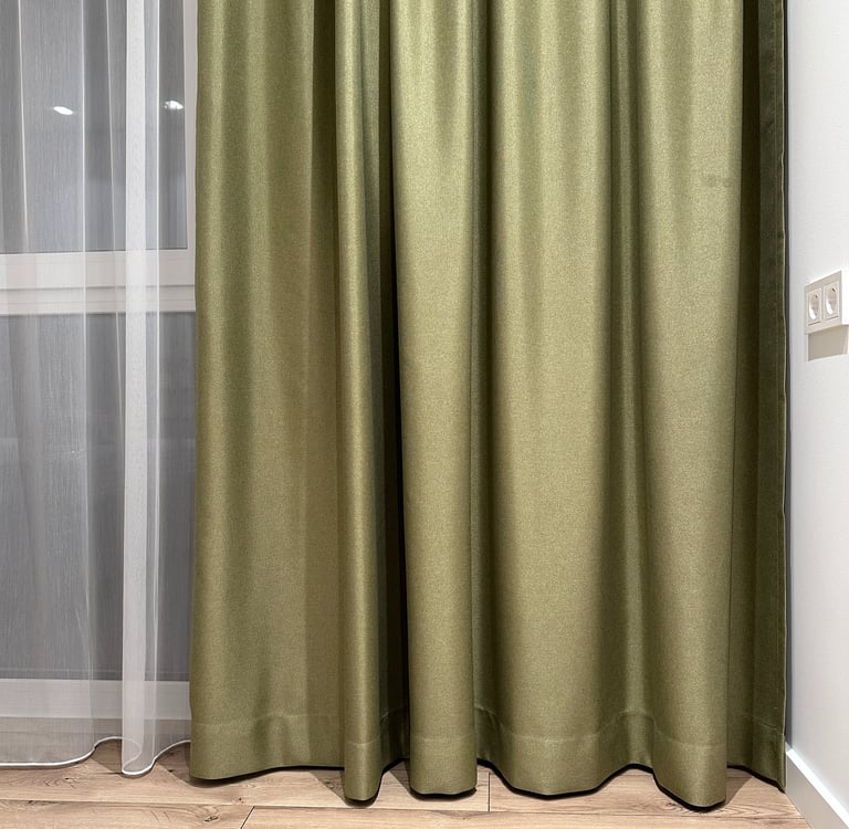 ryškios užuolaidos