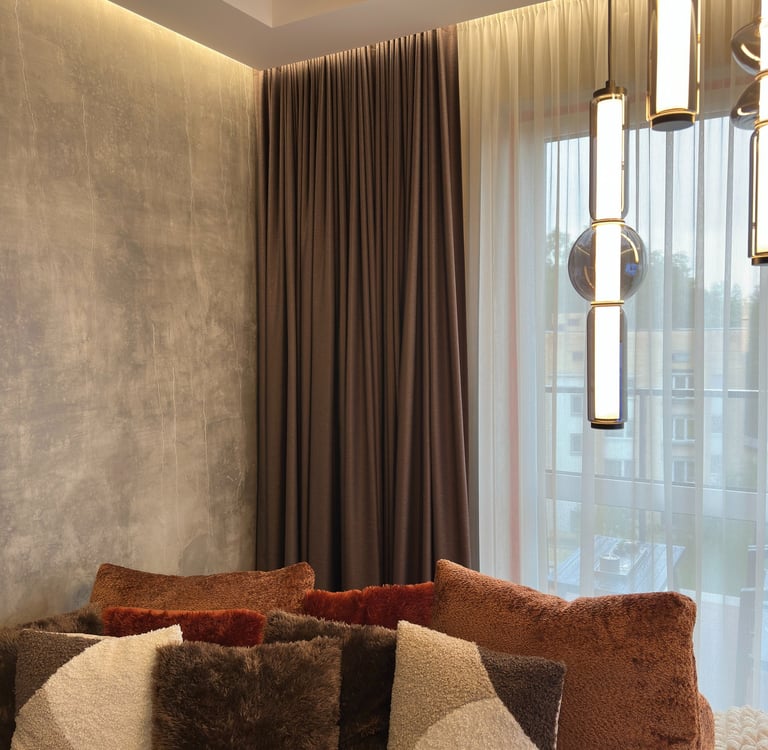 užuolaidos derančios su kita namų tekstile