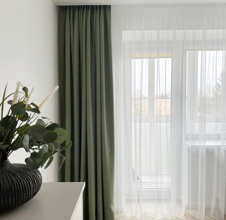 sąmanų žalios naktinės ir skaidrios dieninės