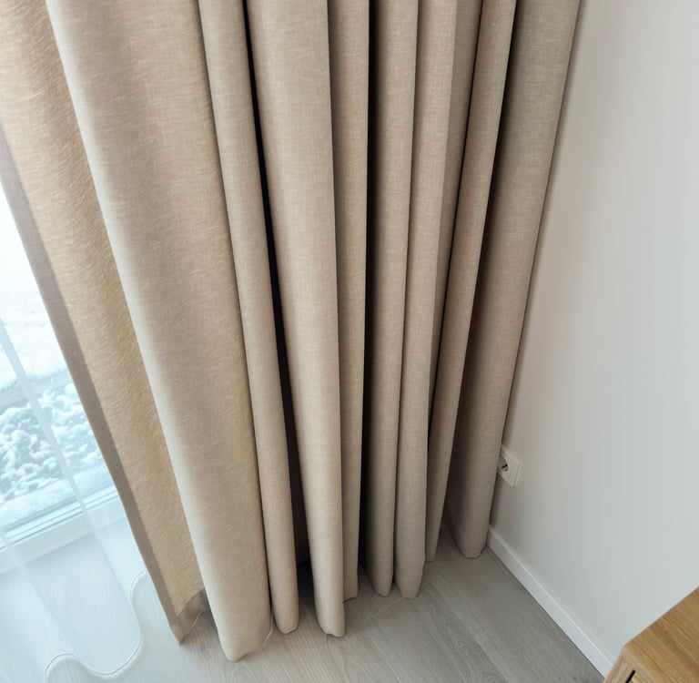 lengvas audinio kritimas