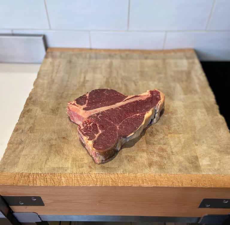 T-Bone vieilli en cave de maturation, race à viande