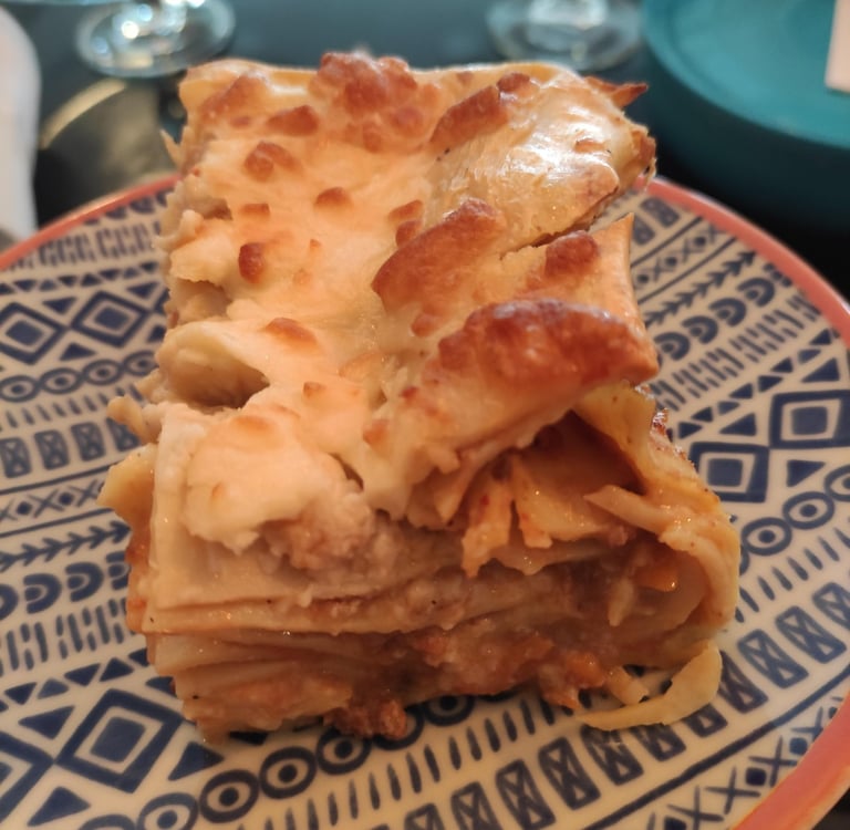 lazanya lasagna dolu tabak