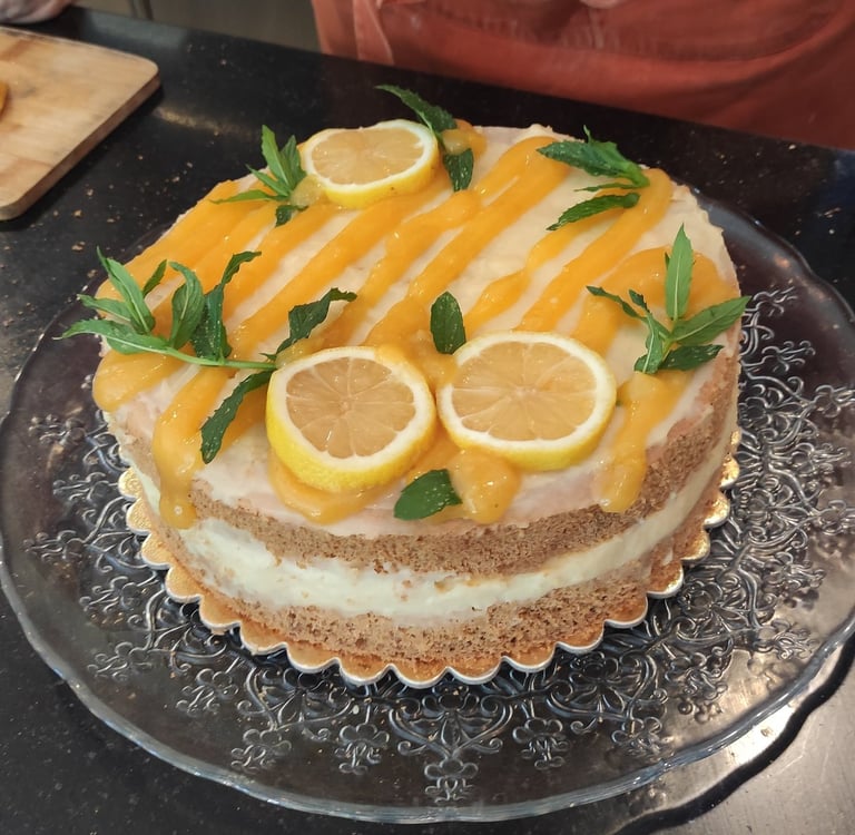 limon ile süslenmiş cheese cake