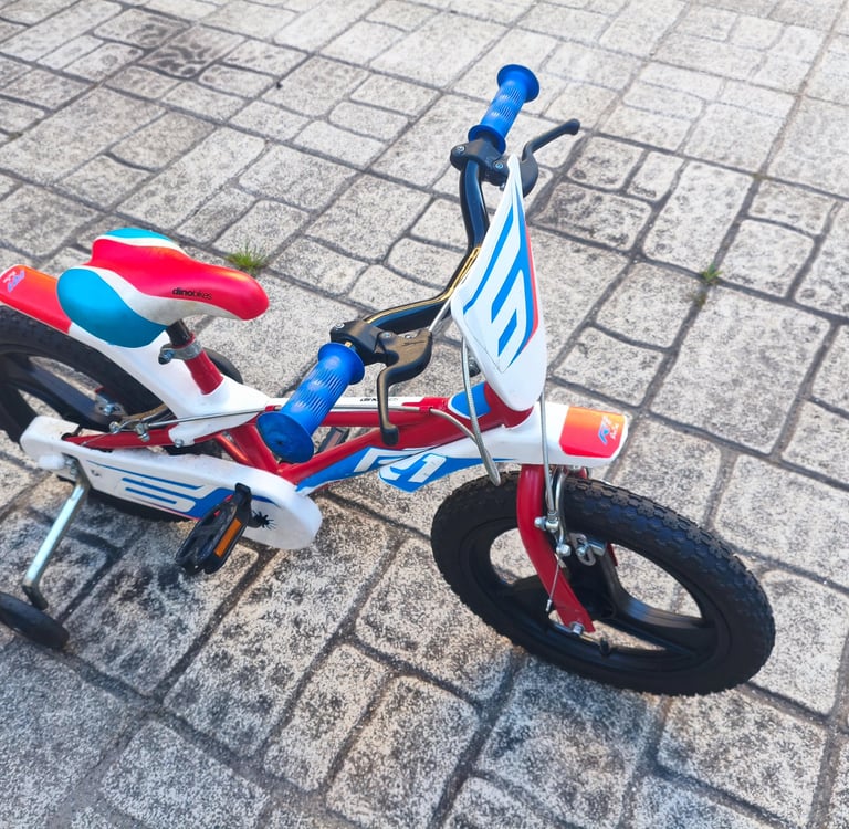 Dino Bikes 14 polegadas com rodas de apoio vista de cima