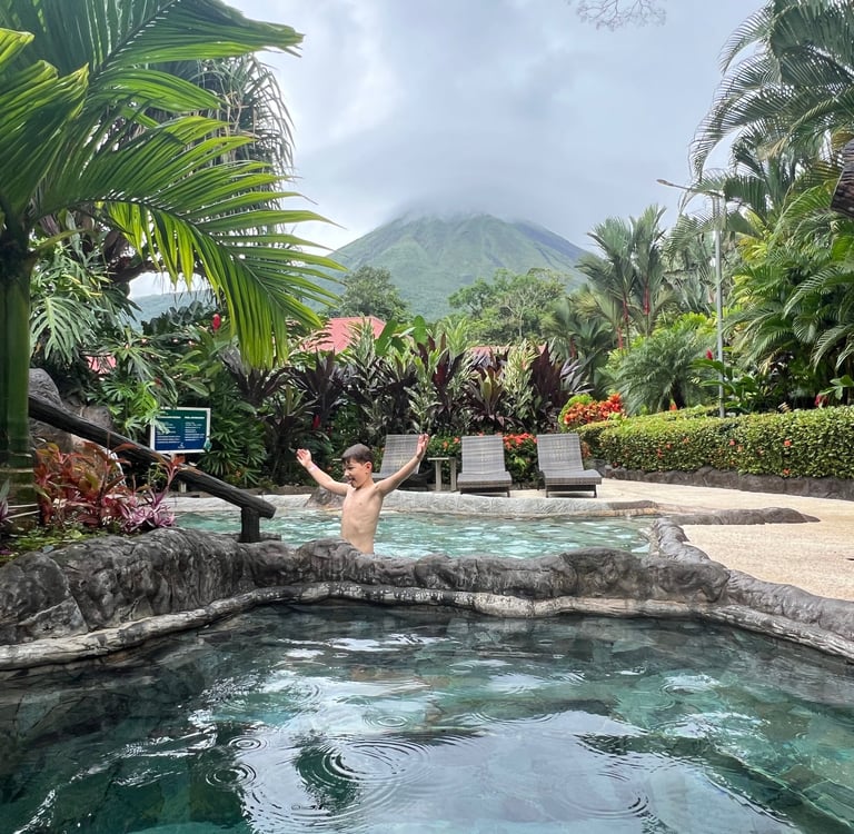 hotel los lagos la fortuna volcan view