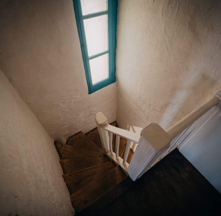 galerie art exposition pop-up toulouse ville rose sud france escalier cage d'escalier