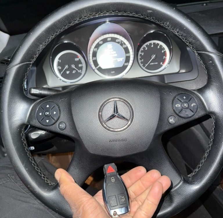 Flash Auto Keys Locksmith Mercedes Car Key Replacement Key Programming