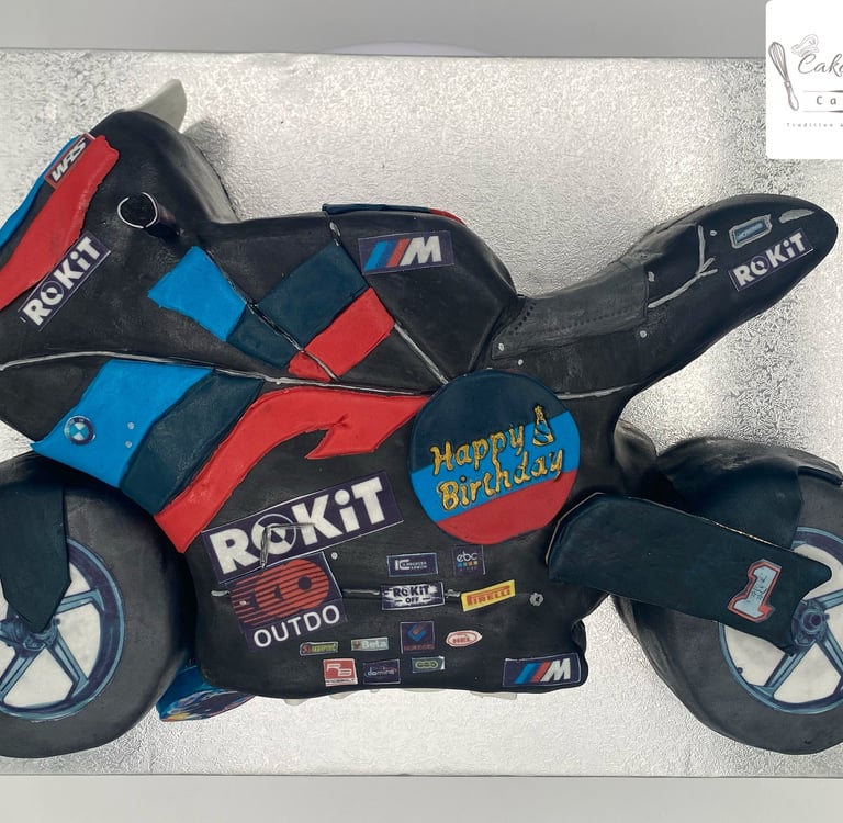 Gâteau sculpté moto