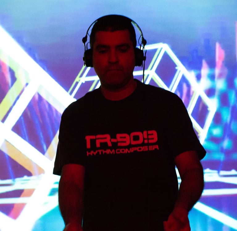 Nightclub DJ - EDM, Deep House, 