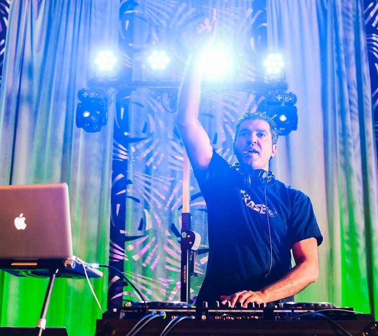 Bellevue DJ for Private Parties & Corporate Events