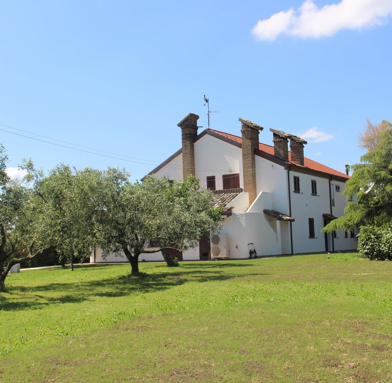 ntico casolare del 1755 B&B La Collina e il Mare Saludecio Rimini.