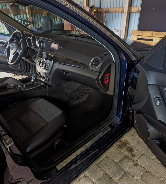 Fahrzeugaufbereitung Mercedes-Benz Innenraum in Flensburg & Umgebung – Detail Taxi Referenzen