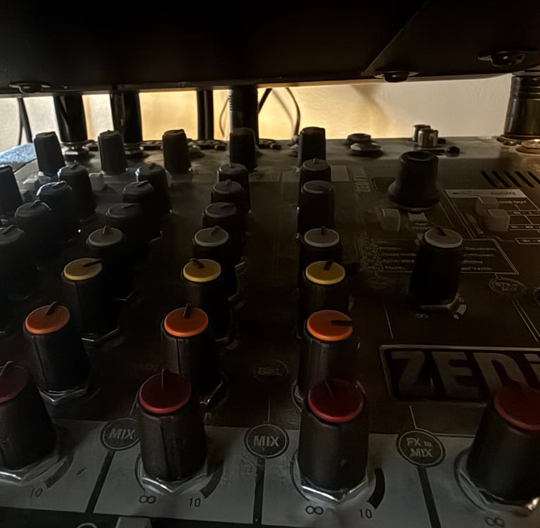 TABLE DE MIXAGE
