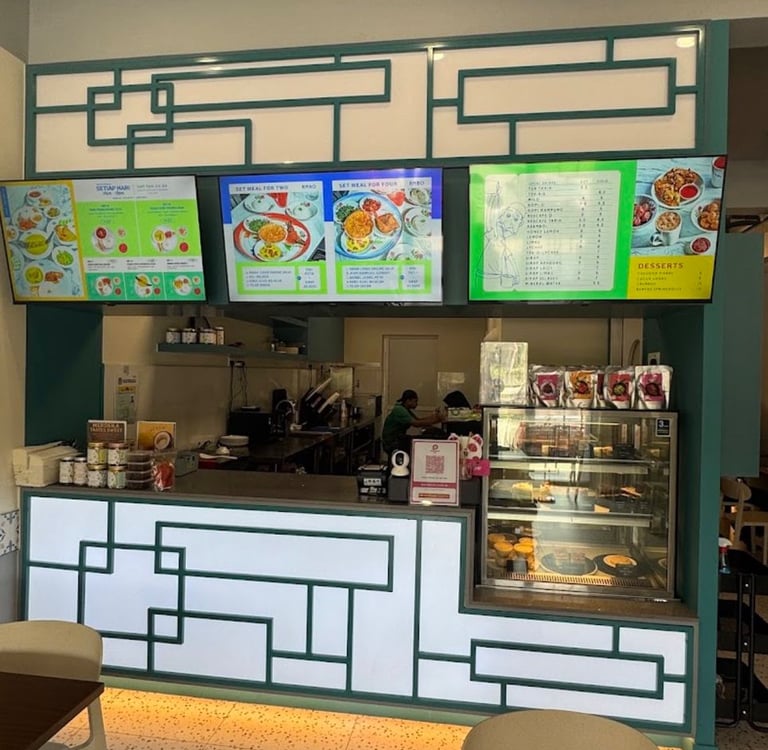 Kaunter memesan dan membayar makanan di saujana klia