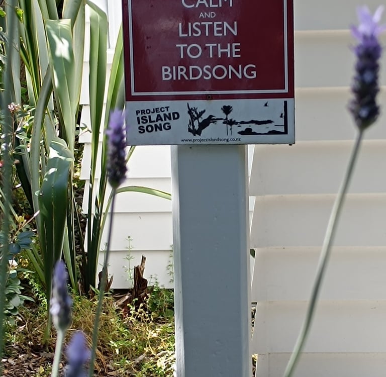 Cartel en la calle de Russell Nueva Zelanda