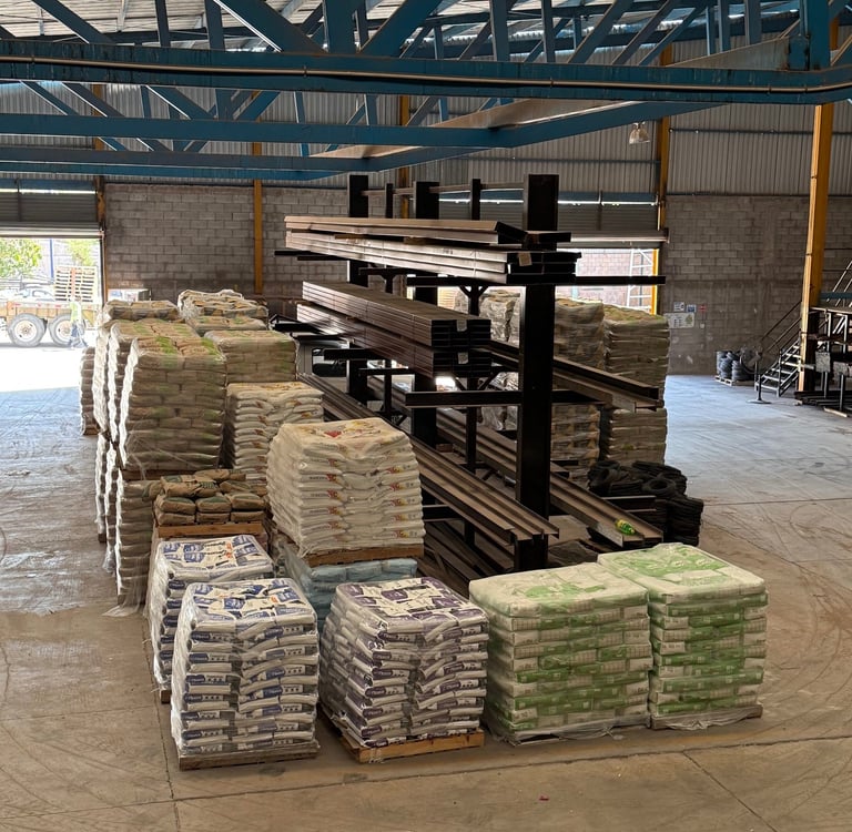 Materiales de construcción: cemento, mortero, pegazulejo, yeso, calhidra, estuco y multiplast