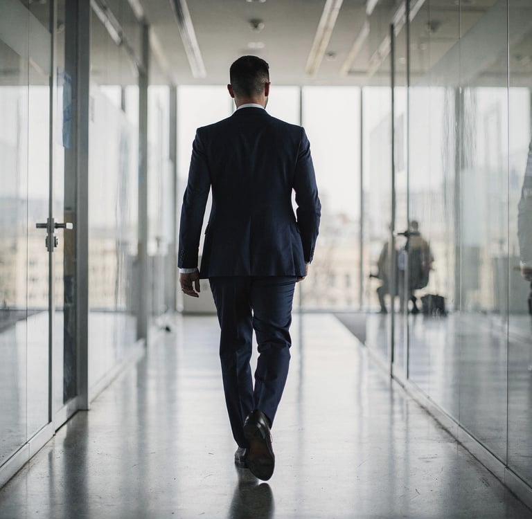 1. La Parábola de Carlos y Beto: ¿Quién es tu Marca?