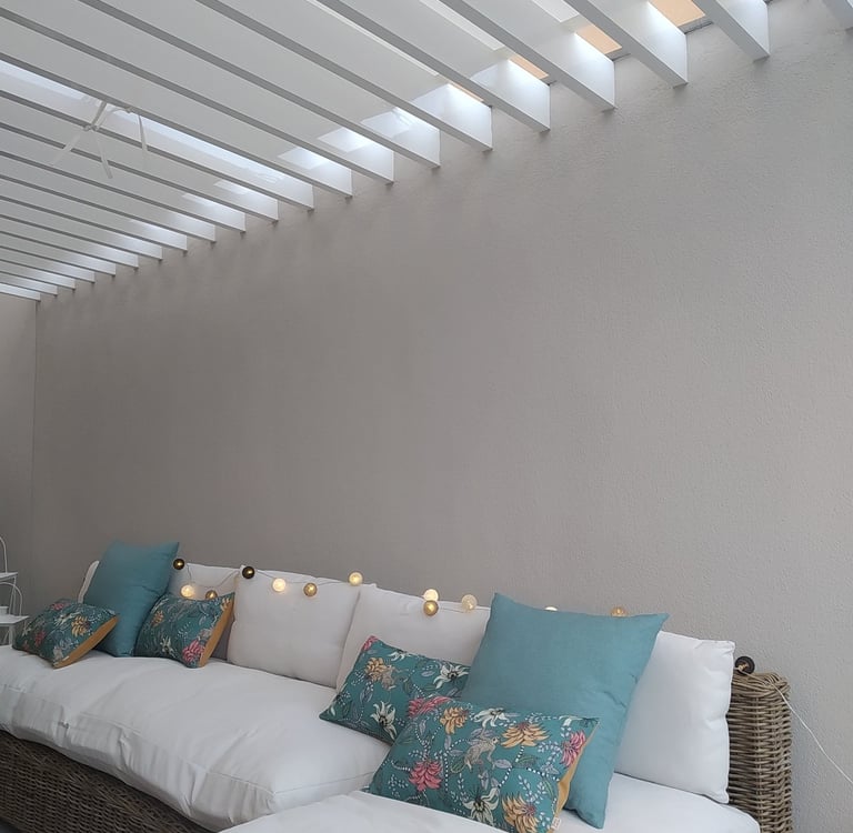 Fabricación de toldos, tapicería  exterior y conjunto de cojines. Tenerife