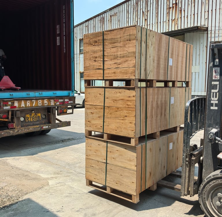 Container consolidation for a Caribbean resort project — furniture and building materials 