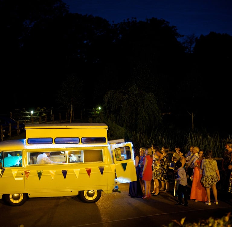 combi vintage utilisé comme borne photo pour événement