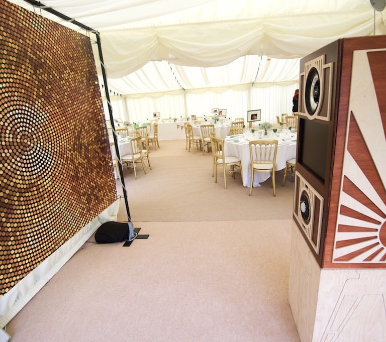 photobooth intérieur élégant installé pour un mariage