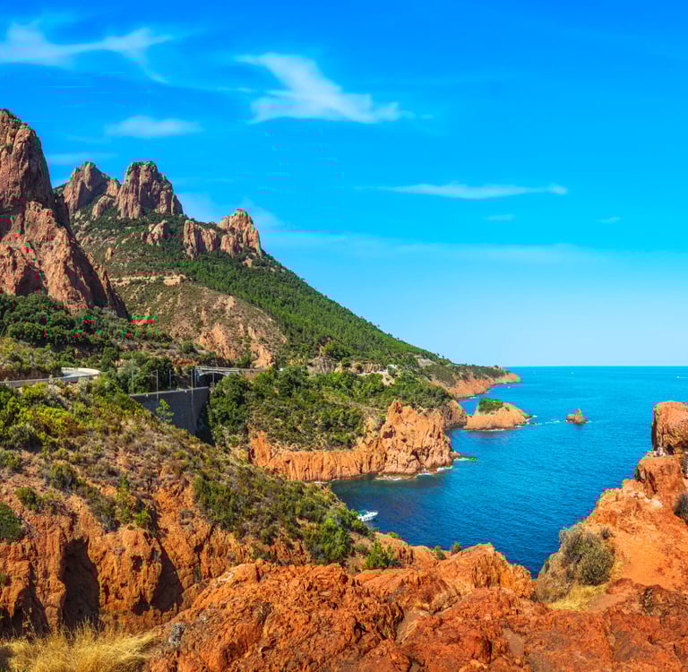 le massif de l'Esterel à proximité du gîte Chez Dom & Albert 